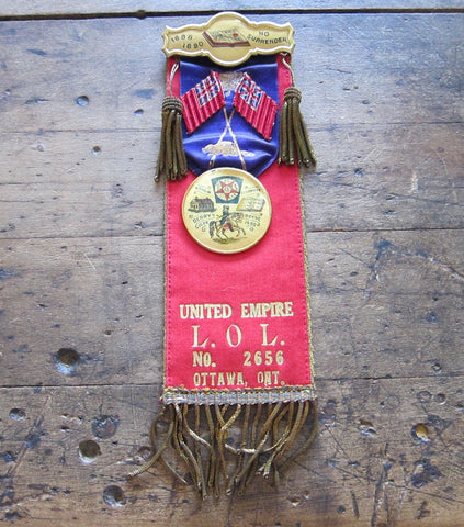 Antique Loyal Orange Lodge Red & Black Ribbon & Badge - Yesteryear Essentials
 - 1