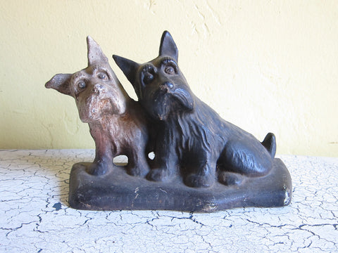 Cast Iron Scottie Dogs Doorstop - Yesteryear Essentials
 - 1