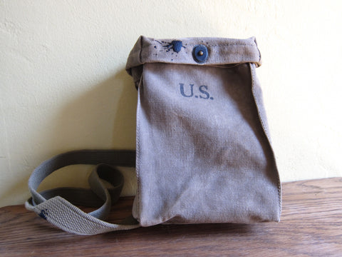 WW2 Canvas Magazine Shoulder Bag by G B Mfg Co, 1942 - Yesteryear Essentials
 - 1